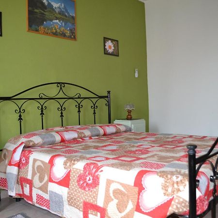 Agriturismo San Martino Castiglione Tinella Bagian luar foto
