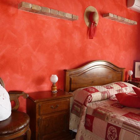 Agriturismo San Martino Castiglione Tinella Bagian luar foto