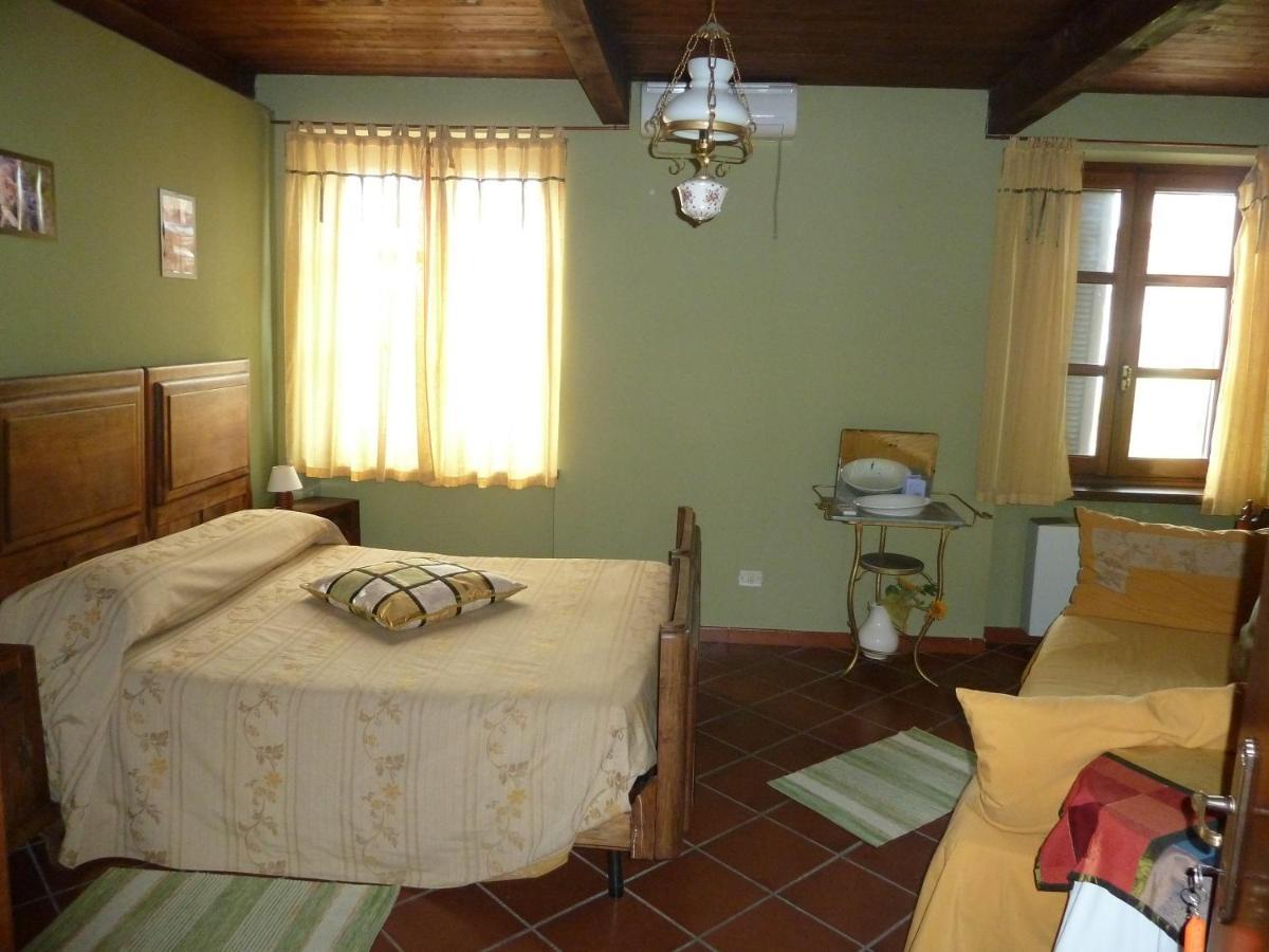 Agriturismo San Martino Castiglione Tinella Ruang foto