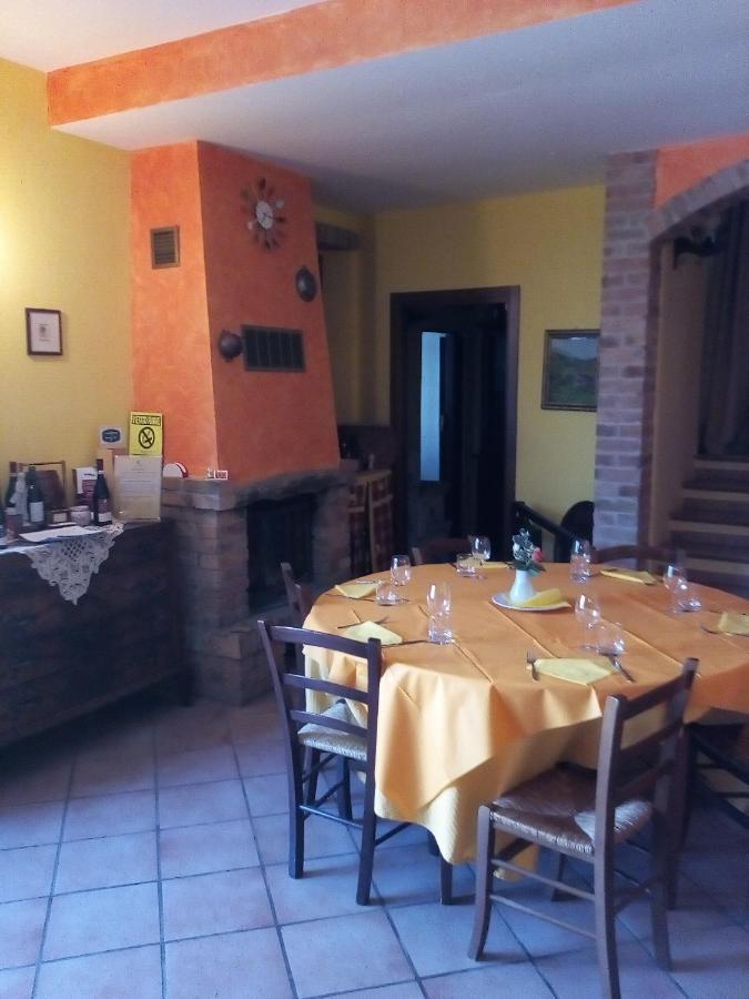 Agriturismo San Martino Castiglione Tinella Bagian luar foto