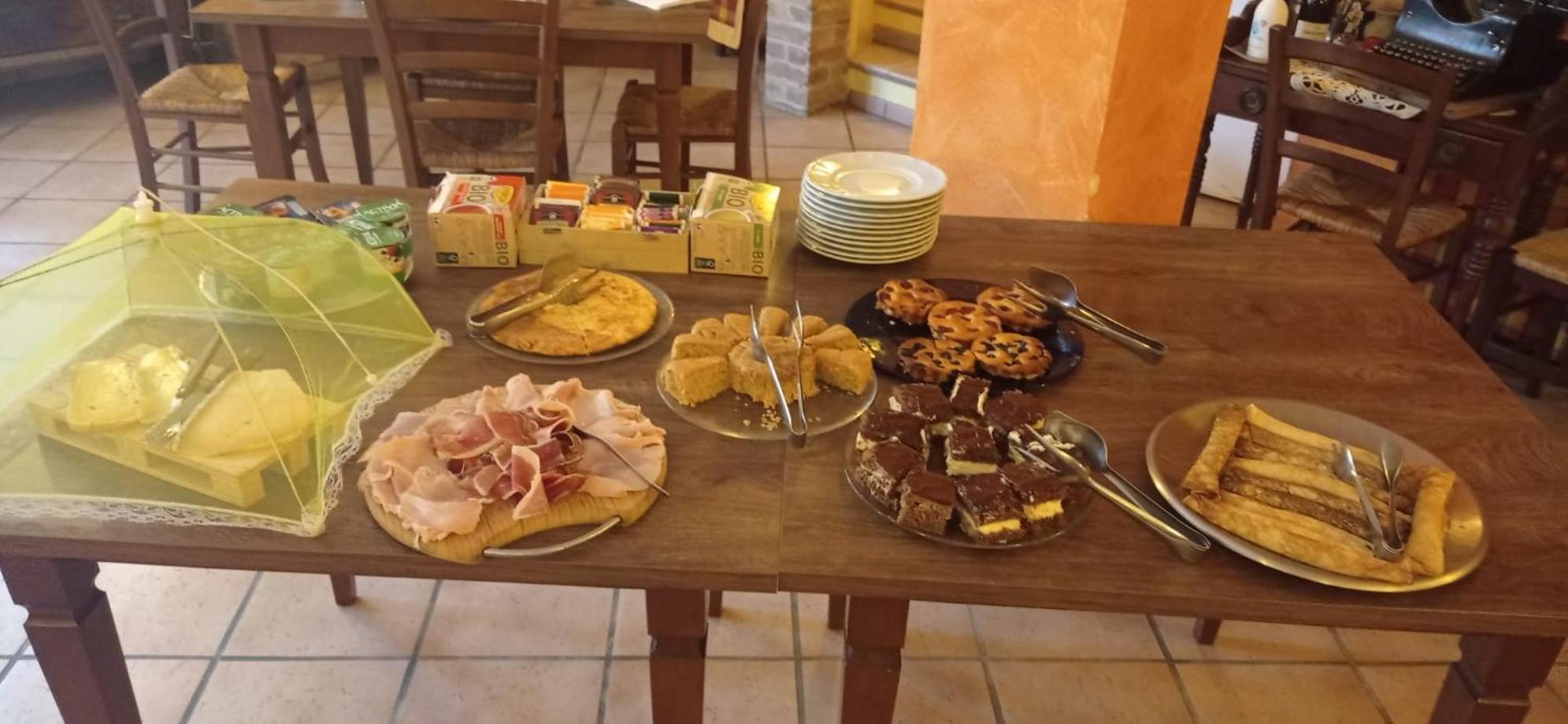 Agriturismo San Martino Castiglione Tinella Bagian luar foto