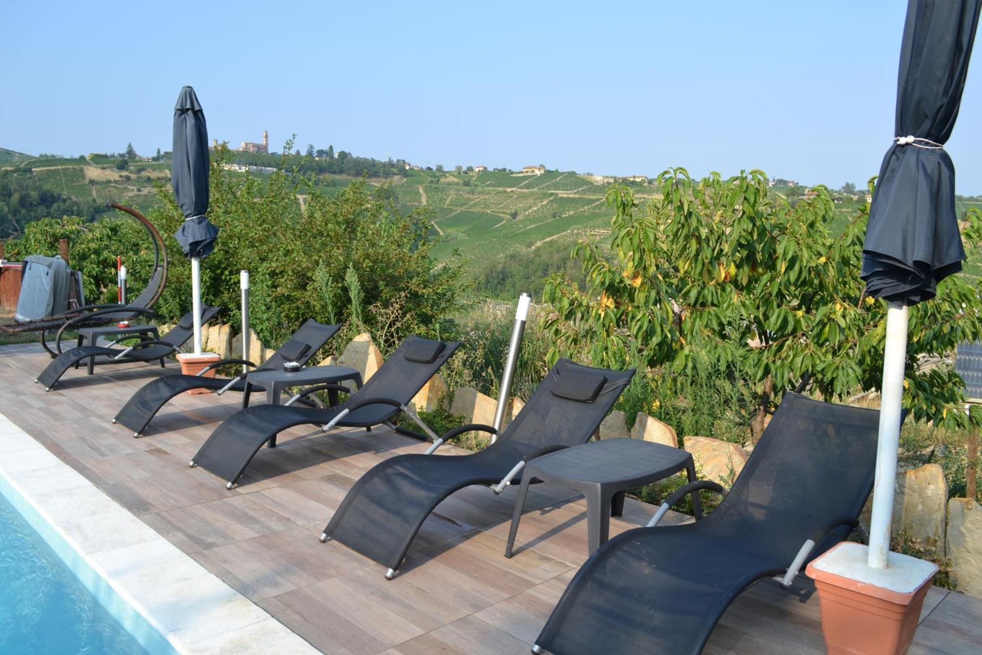 Agriturismo San Martino Castiglione Tinella Bagian luar foto