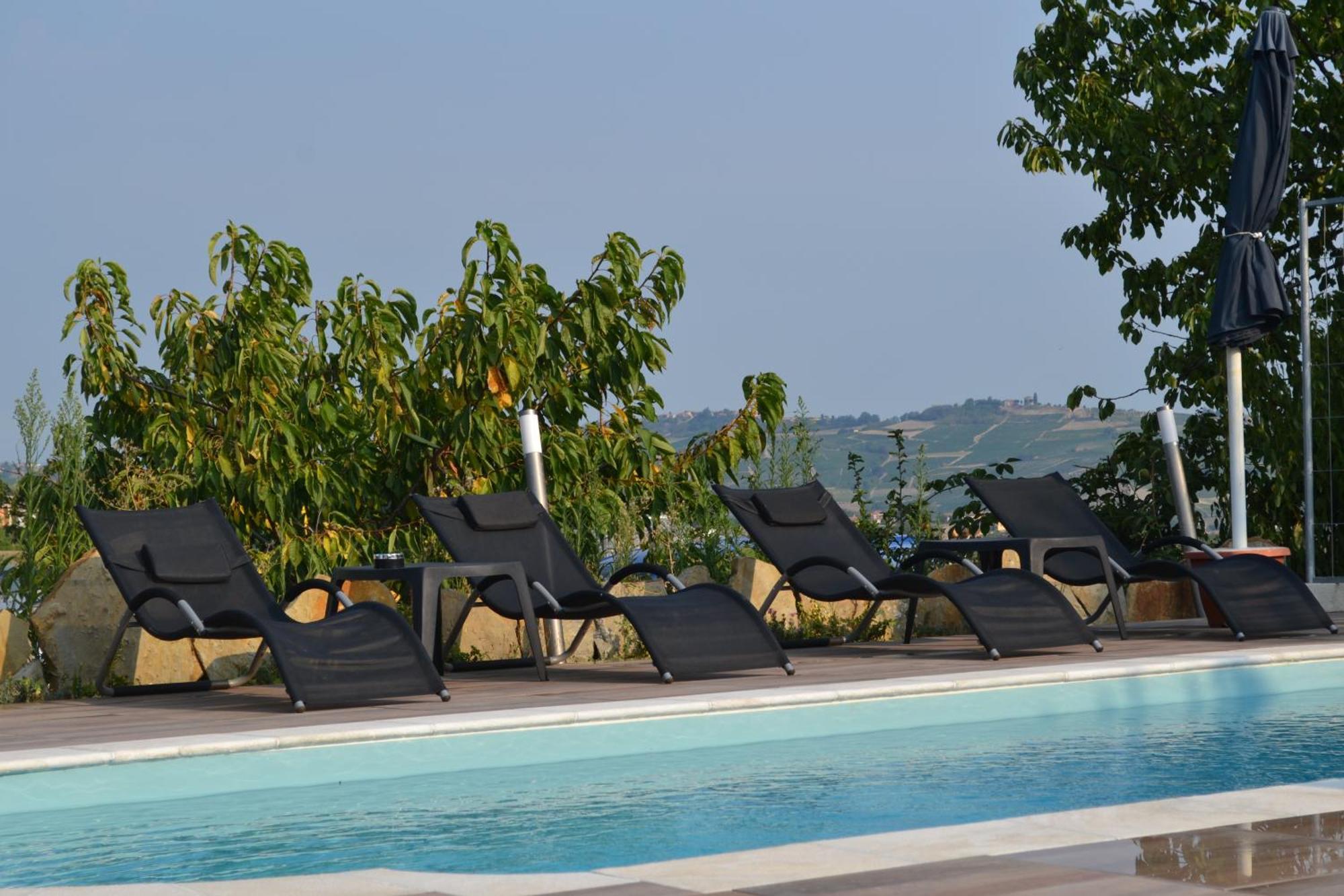 Agriturismo San Martino Castiglione Tinella Bagian luar foto