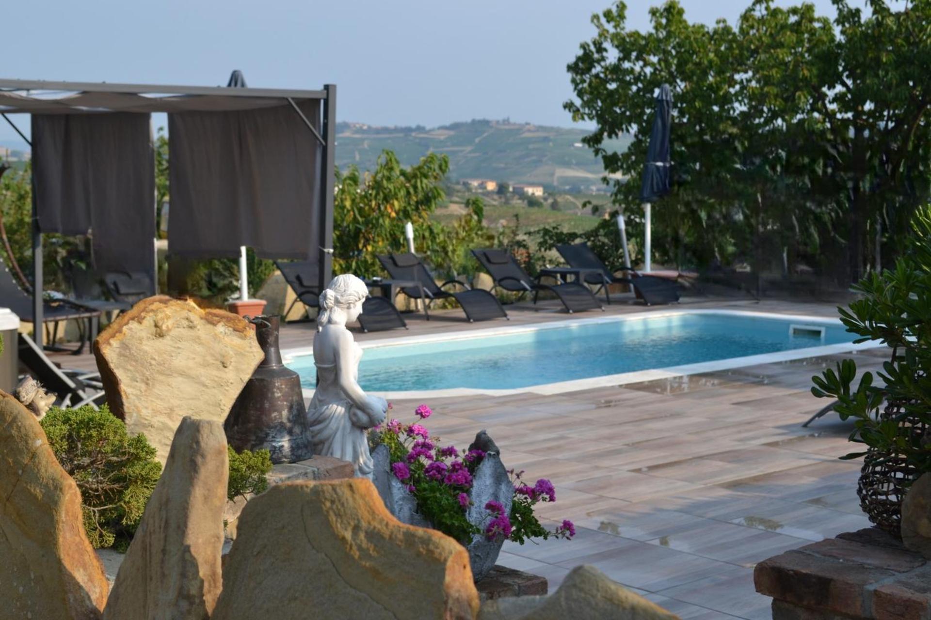 Agriturismo San Martino Castiglione Tinella Bagian luar foto